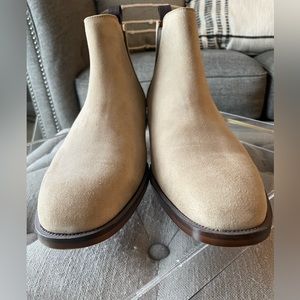 NWT: mens Aldo Chelsea boots.